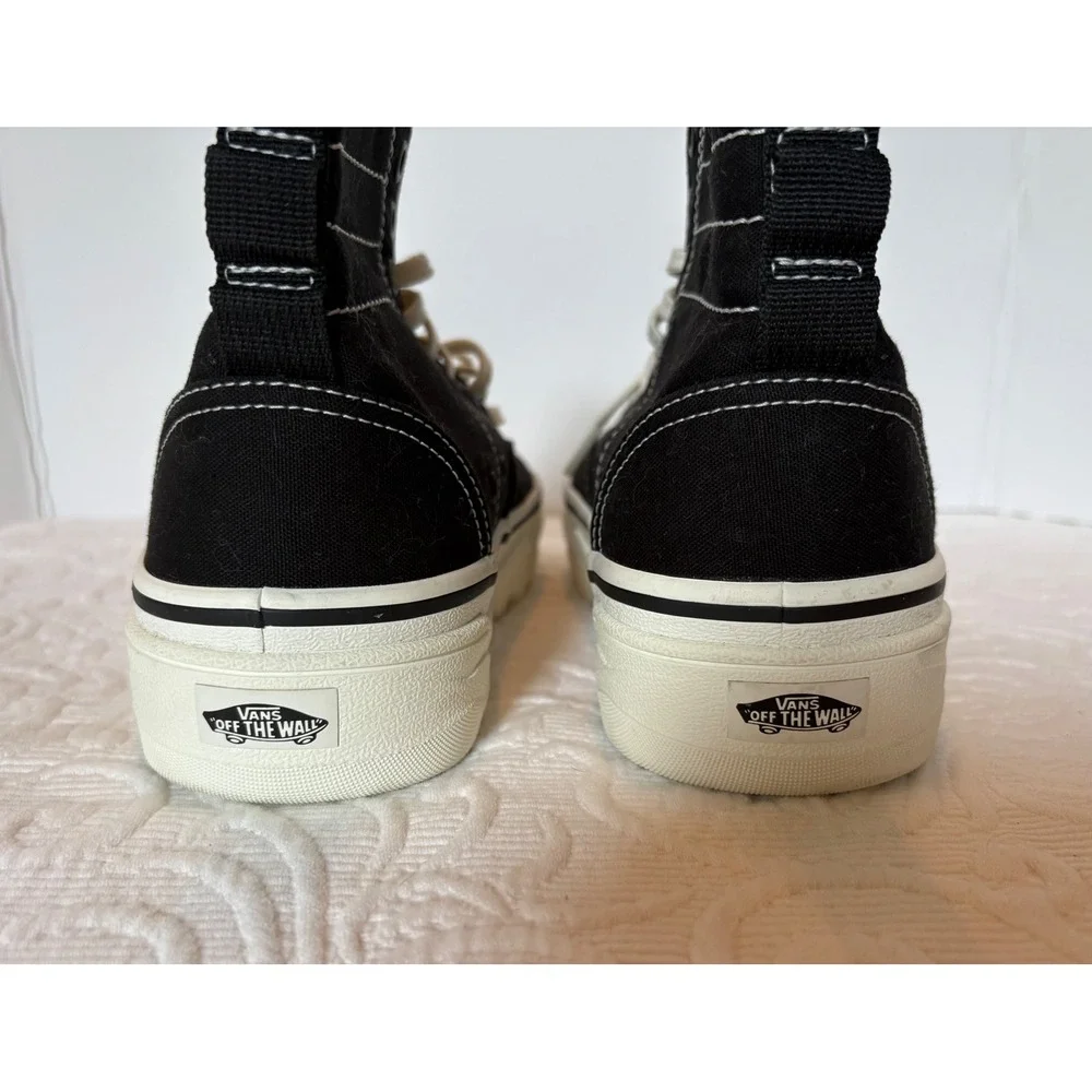 VANS Sentry WC‎ Black Canvas Chunky High Top Sneakers. Men 6, Women 7.5.